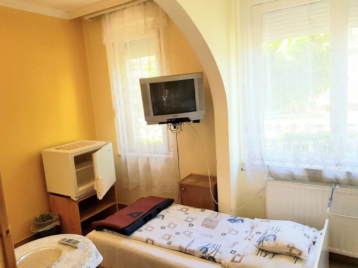 Deak Vendeghaz Apartman Hotell Hajdúszoboszló Eksteriør bilde